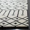 Shawna Geometric Design Tufted Rug - Safavieh -Home Decor Store GUEST 03903dd9 1e5a 4a17 8222 5167b08deefb