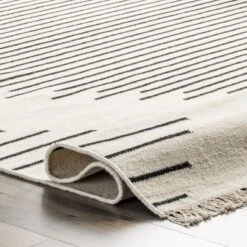 NuLOOM Delora Bohemian Wool Blend Tasseled Area Rug -Home Decor Store GUEST 1d7ffe78 f9bc 4c36 8265 aaefd197e2f4