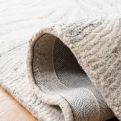 Metro MET505 Hand Tufted Area Rug - Safavieh -Home Decor Store GUEST c74eb6a4 7cac 4bef 9425 eb9a3d99fb2f